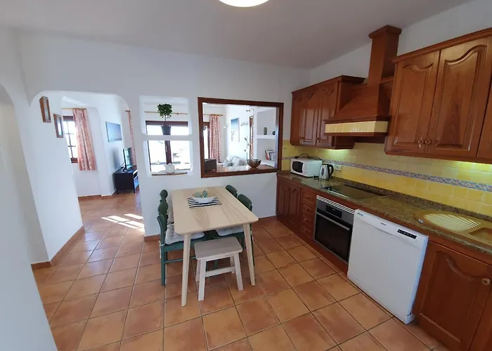 فيلة 2 Bedroom 'the Bungalow' With Private Heated Pool.