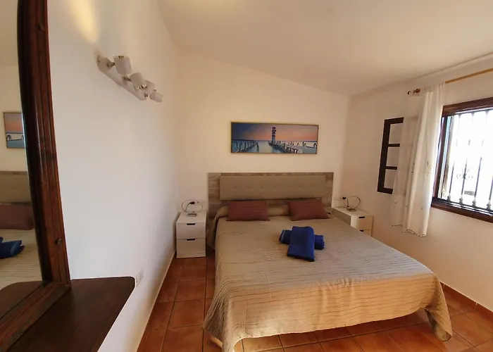 فيلة 2 Bedroom 'the Bungalow' With Private Heated Pool.