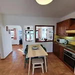 2 Bedroom 'the Bungalow' With Private Heated Pool. 卡门港