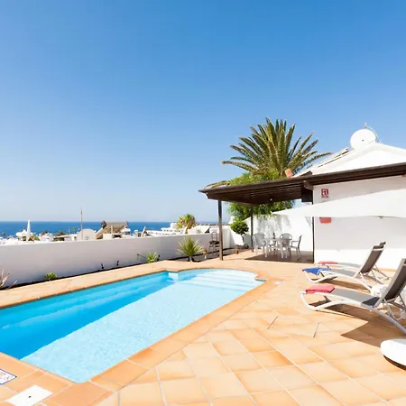 2 Bedroom 'the Bungalow' With Private Heated Pool. * Puerto del Carmen (Lanzarote)