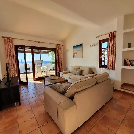 2 Bedroom 'the Bungalow' With Private Heated Pool. Villa Puerto del Carmen (Lanzarote)
